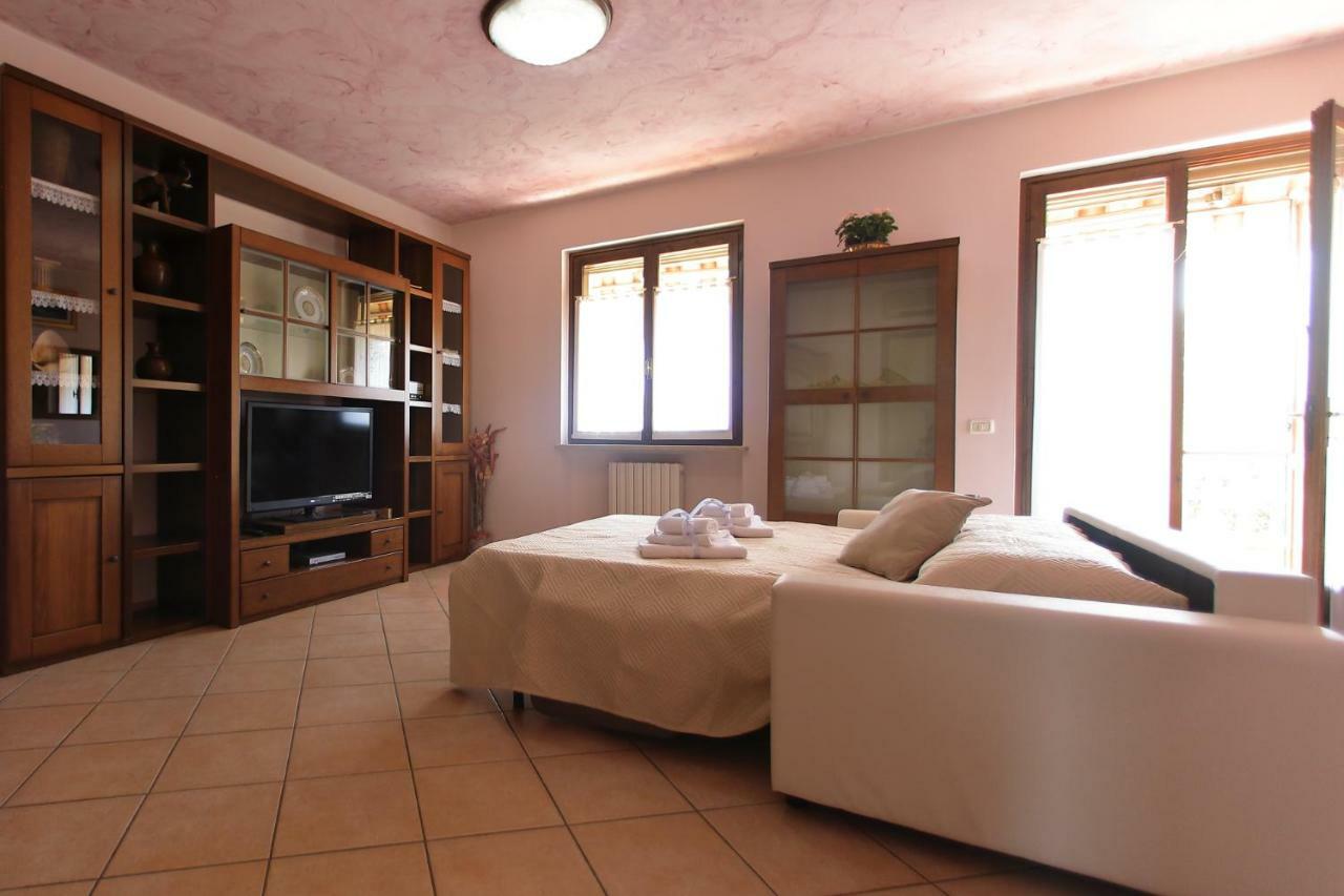 Residenza Franca Villa Valeggio sul Mincio Luaran gambar