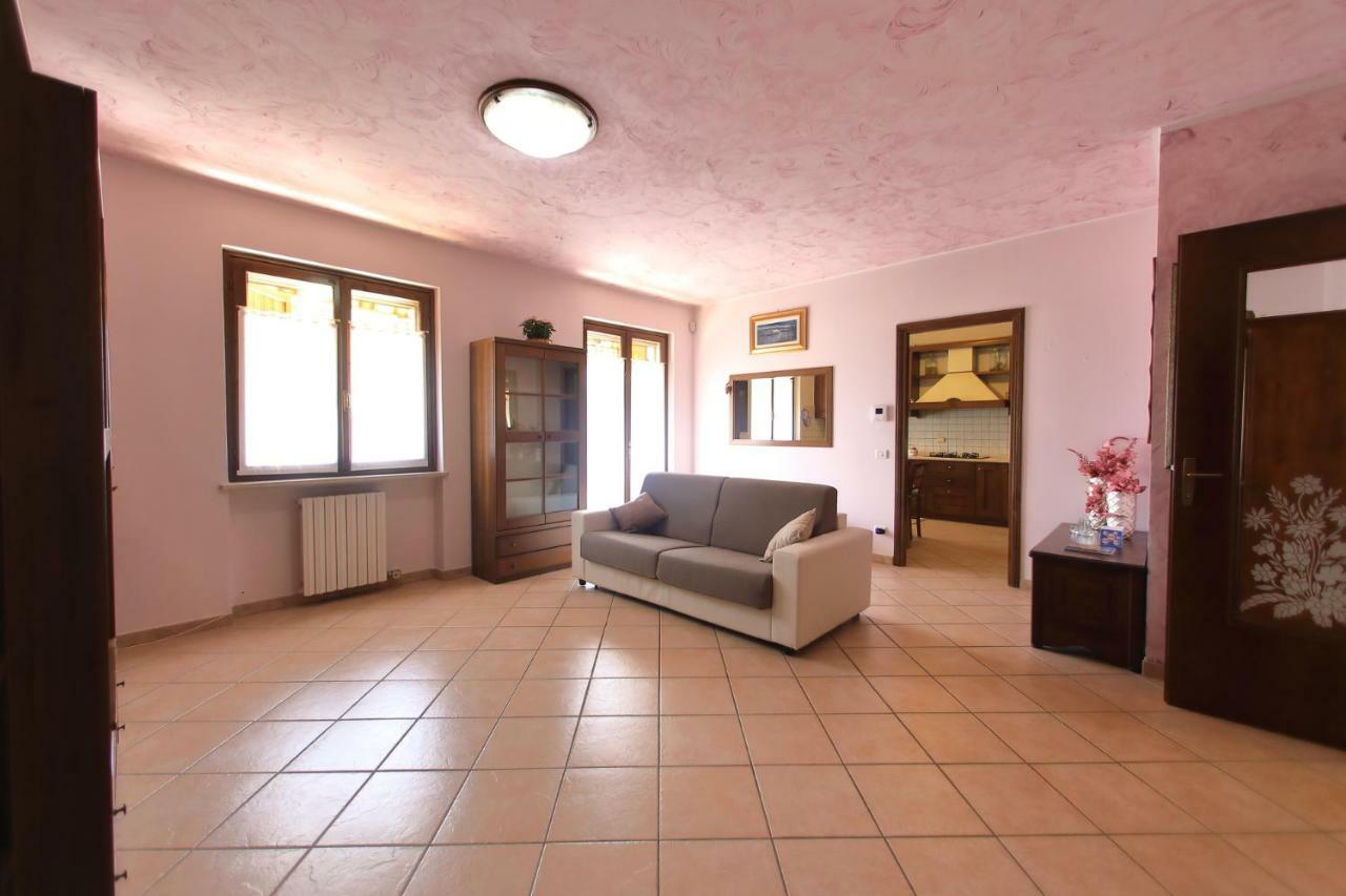 Residenza Franca Villa Valeggio sul Mincio Luaran gambar