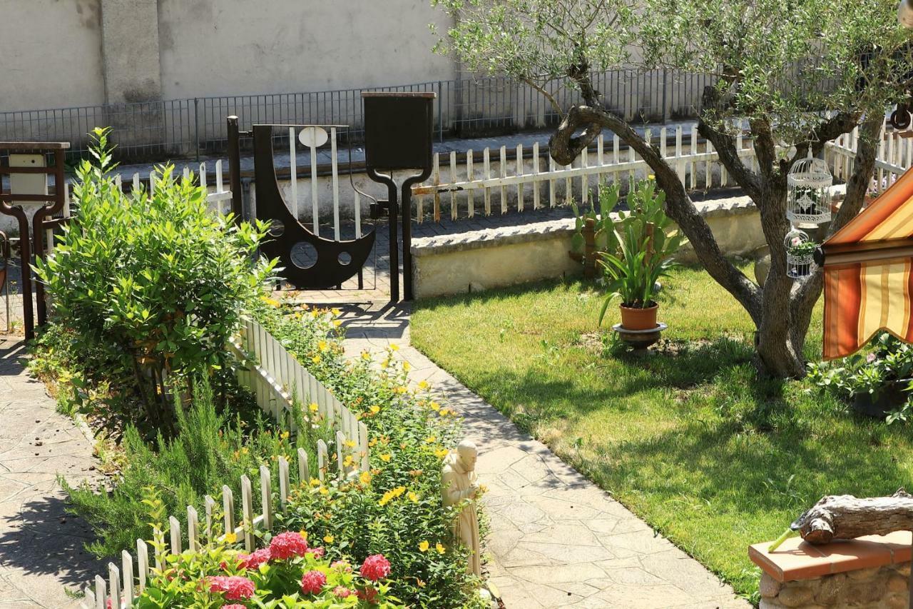 Residenza Franca Villa Valeggio sul Mincio Luaran gambar
